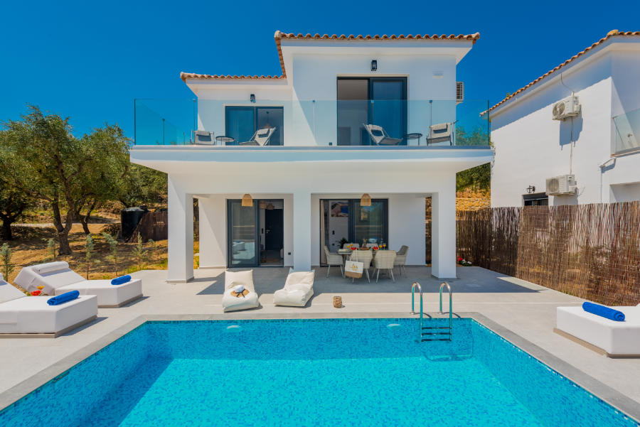 Queen of Zakynthos Villa 02