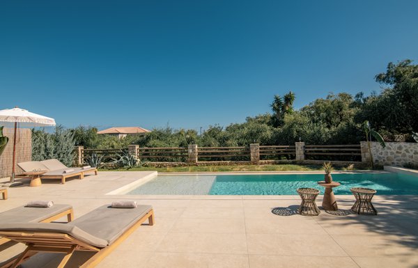 Queen of Zakynthos villas 01