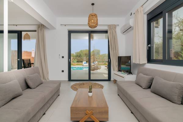 Queen of Zakynthos villas 01